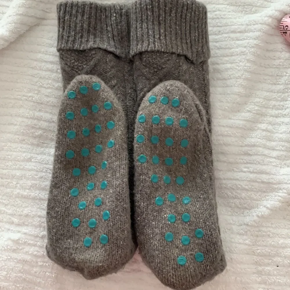 Muk Luks Cozy Feet Fireside Cabin Socks